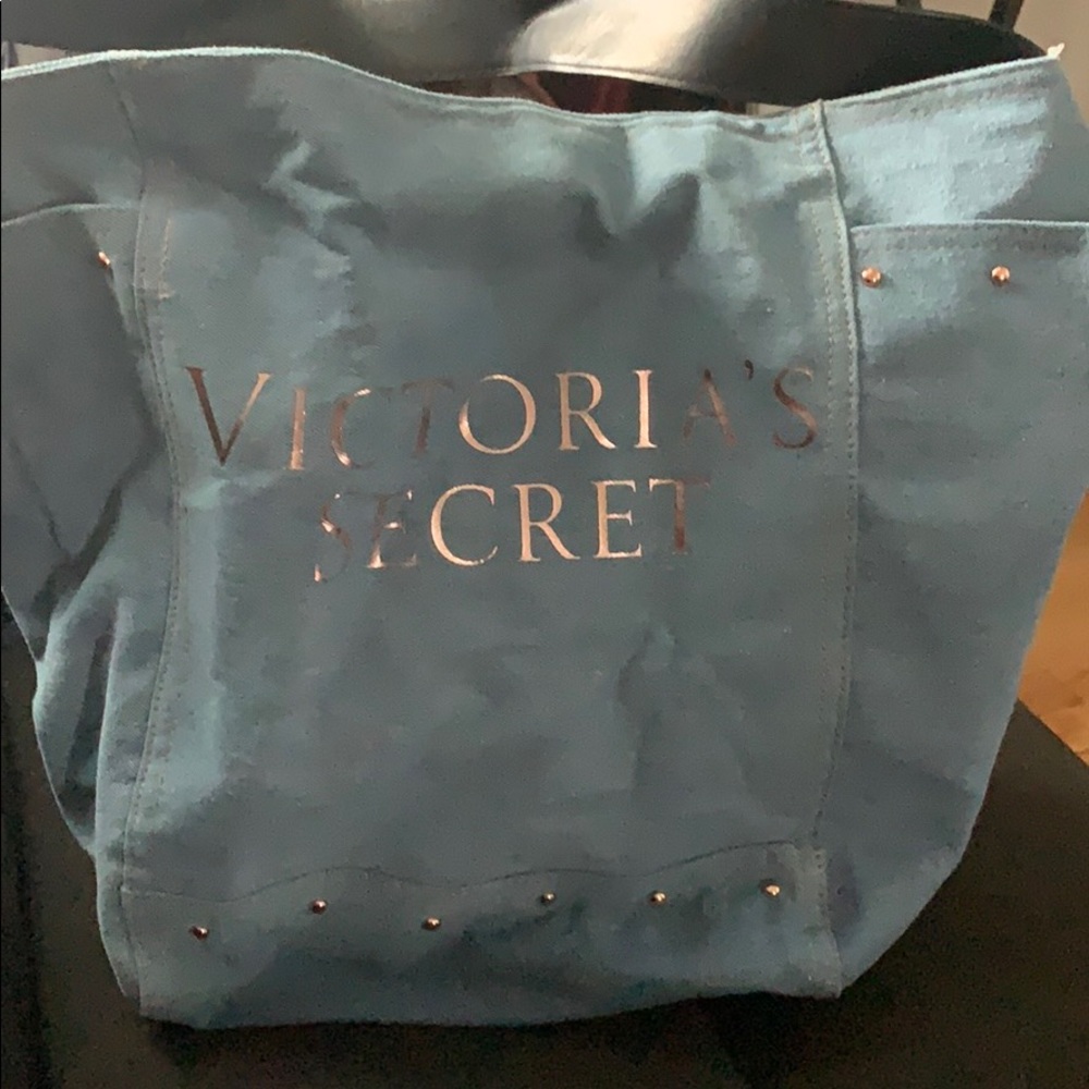 Victoria severer tote